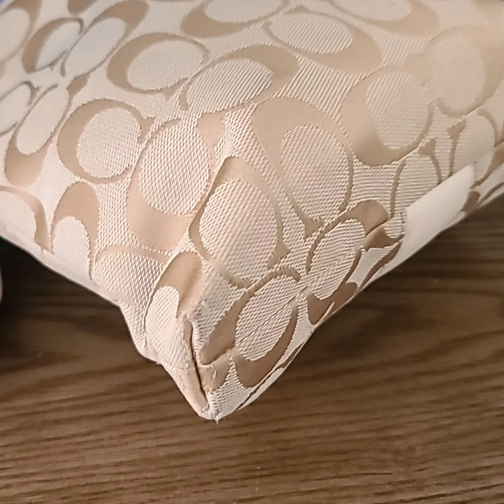 Coach Beige and Cream Crossbody Bag - Picture 5 of 16